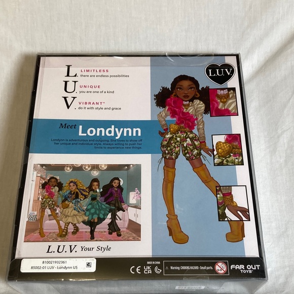 Londynn Fashion Doll with Pink and Gold Accessories - Picture 2 of 7